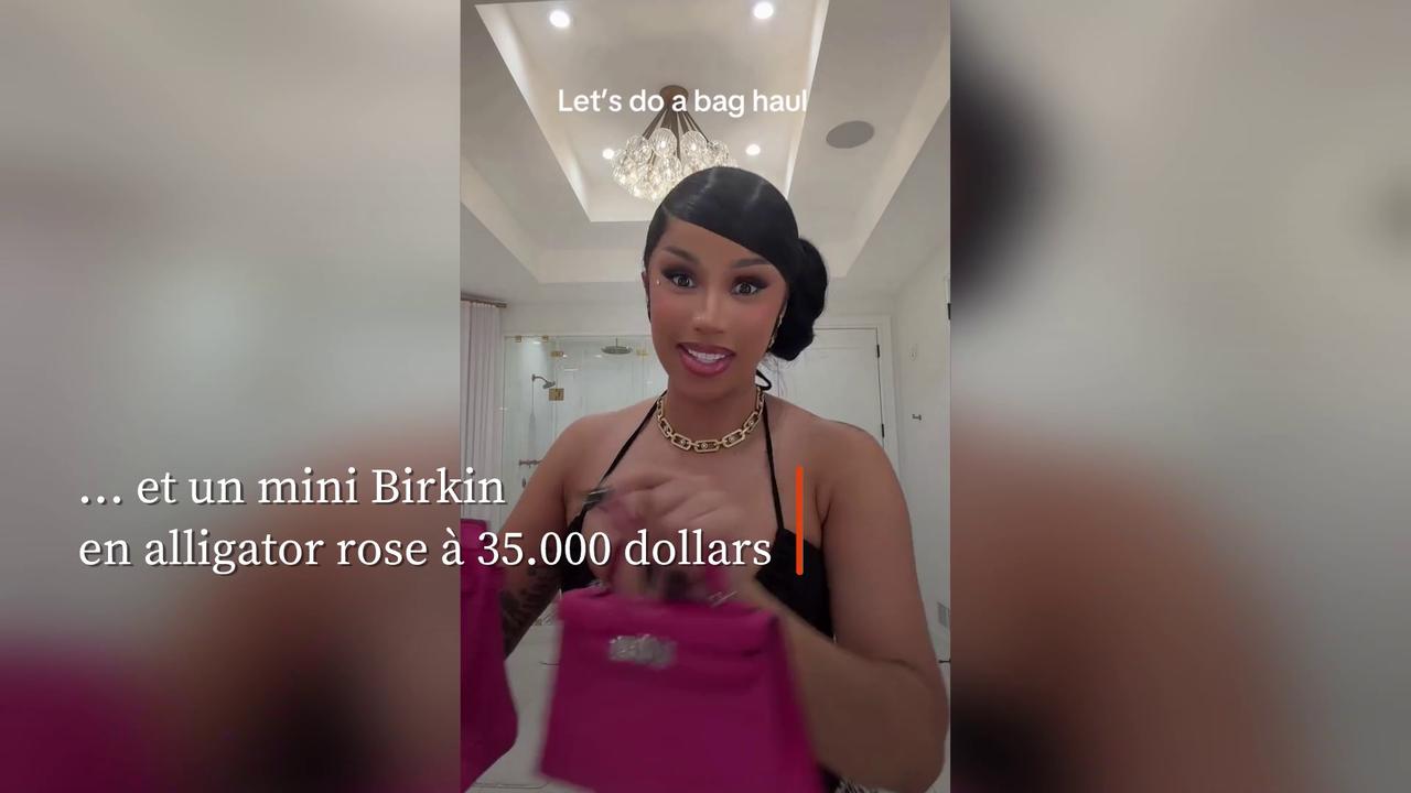 Video thumbnail for Cardi B a claqué près de 200.000 dollars en sacs de luxe cet été.