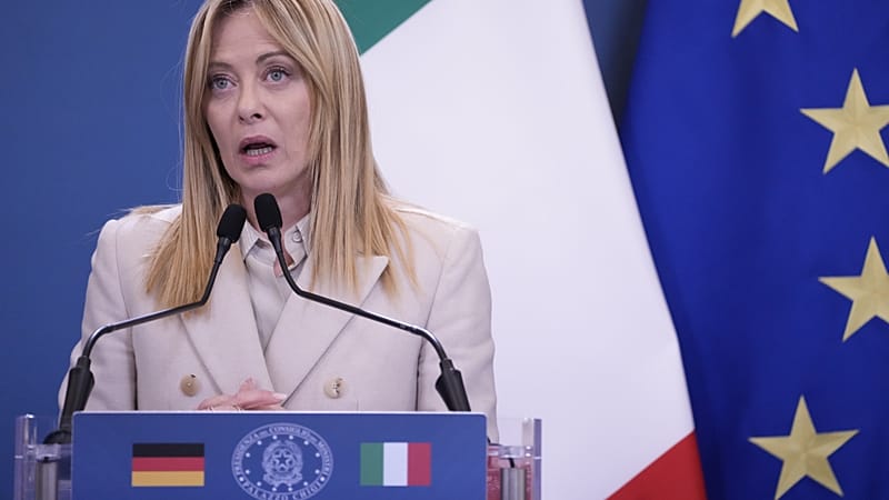 Video thumbnail for Italian cabinet approves new anti-immigration package