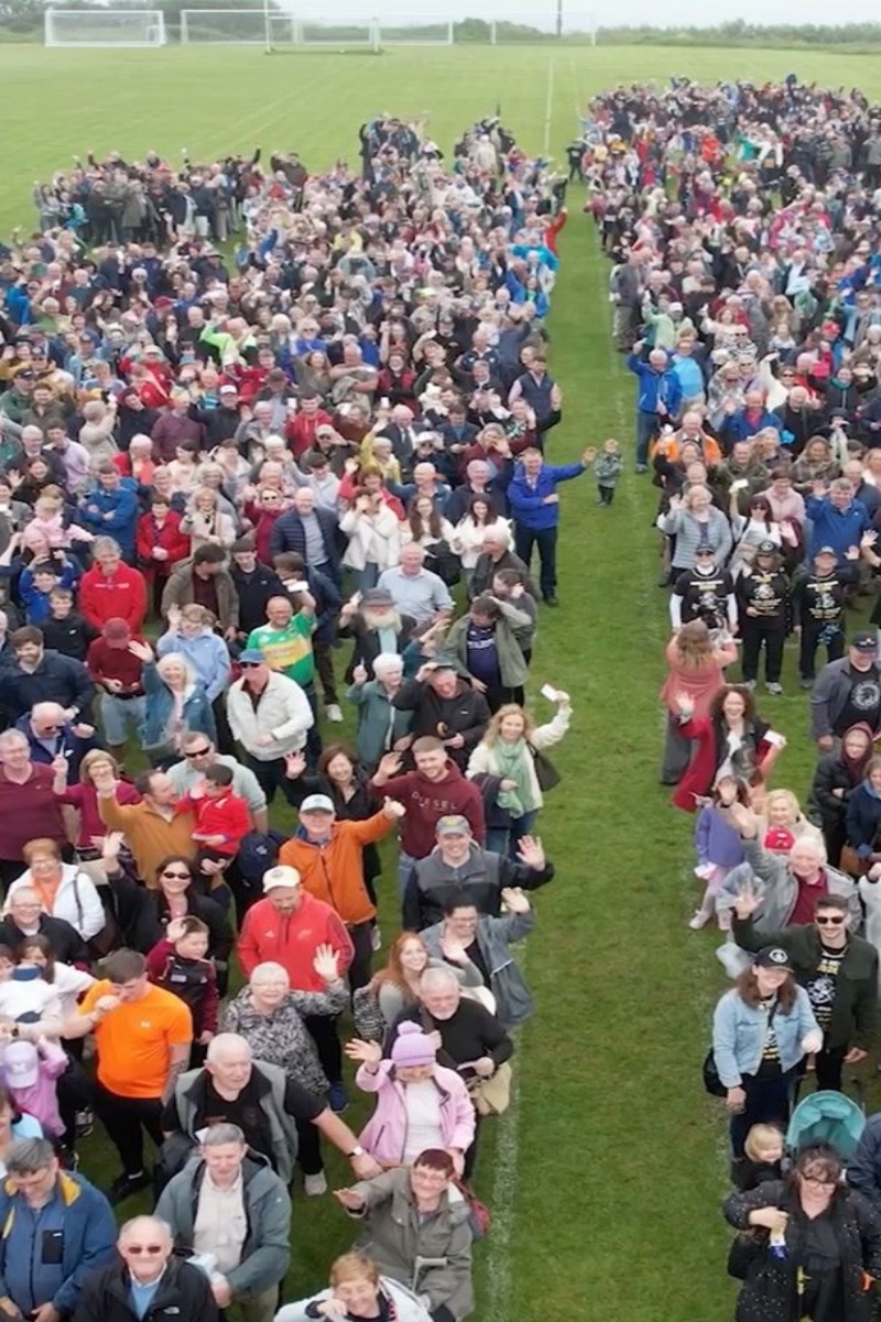 Video thumbnail for Largest gathering of people with the same surname - 1,848 people with the name Sullivan/O'Sullivan