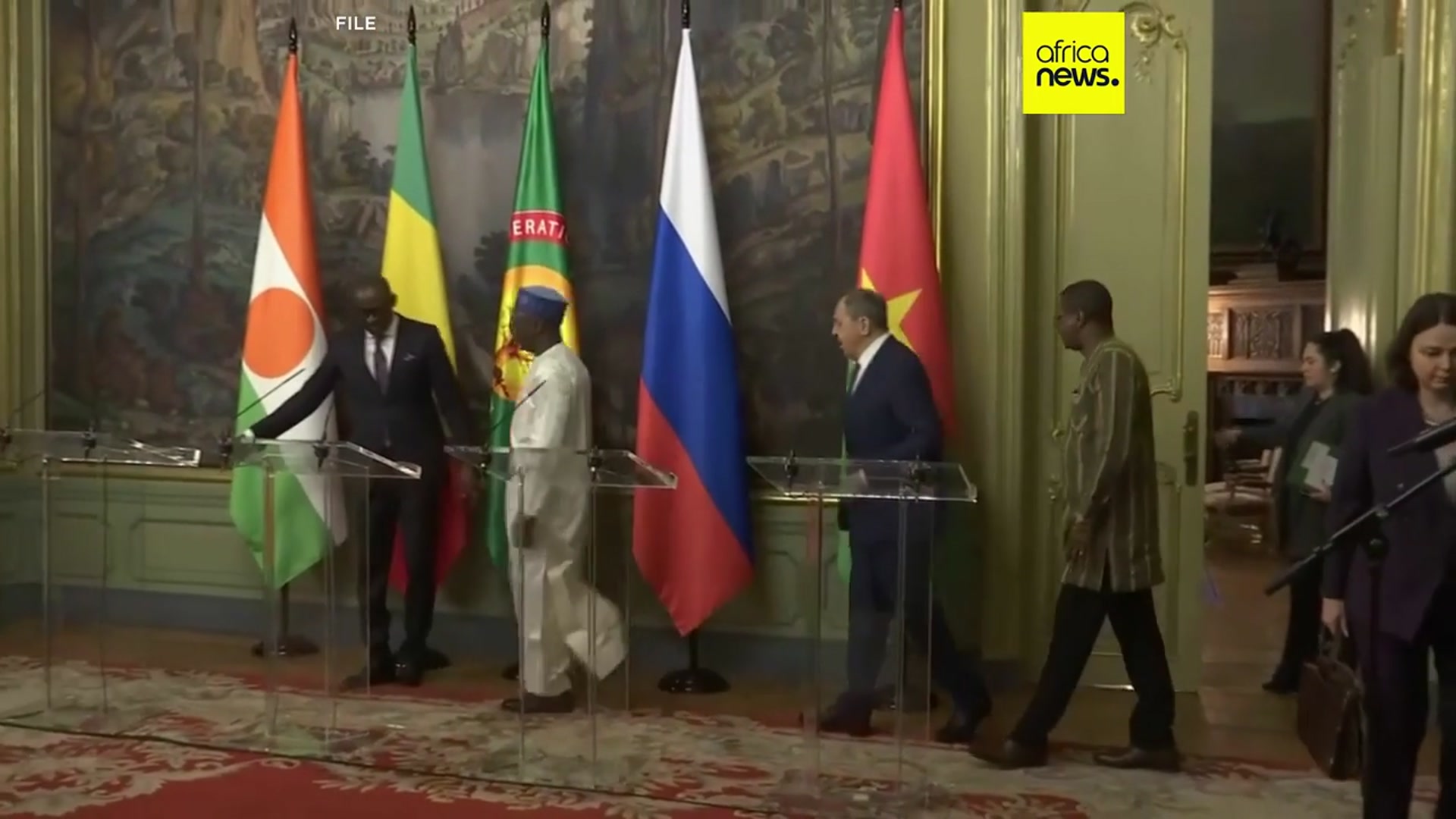 'Video thumbnail for Algeria's President Tebboune offers to mediate between Malian authorities and rebel Tuareg forces'