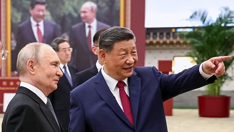 Video thumbnail for Trump and Putin's meetings with Chinese leader deliver markedly different messages