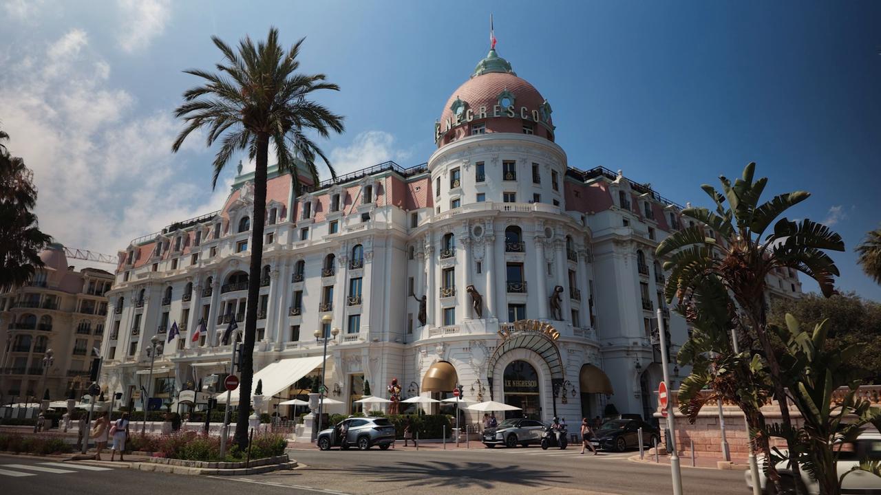 Video thumbnail for France: High temperatures persist as heatwave affects Nice, France.