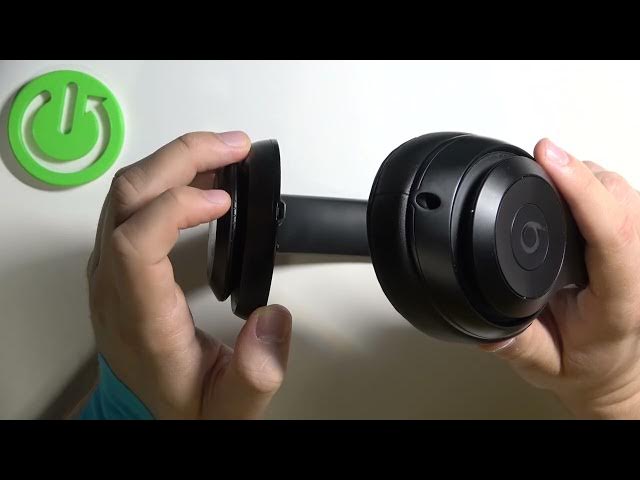 Video thumbnail for How to Check Battery Level in Beats Studio 3?