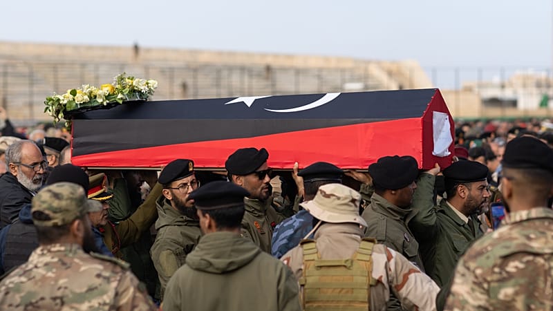 Video thumbnail for Hundreds mourn top military commanders killed in Ankara plane crash