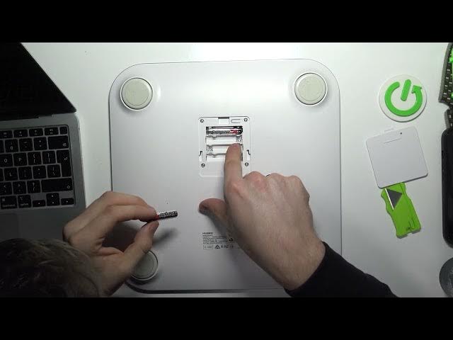 Video thumbnail for How to Install New Batteries on a Huawei Scale 3 - Quick Guide to Battery Replacement on Huawei