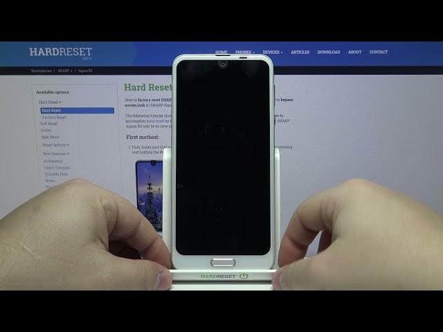 Video thumbnail for How to Input Nano SIM & Micro SD Card in SHARP Aquos R2 – SIM & SD Installation