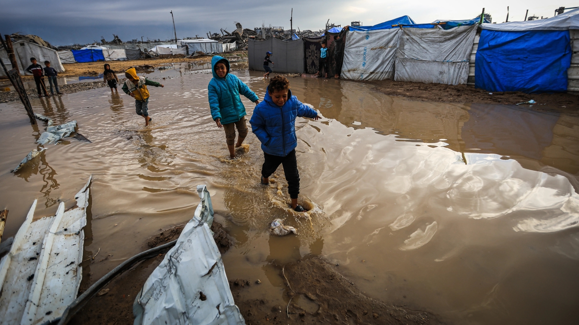 Video thumbnail for Storm Byron hits Gaza, leaving displaced families in danger