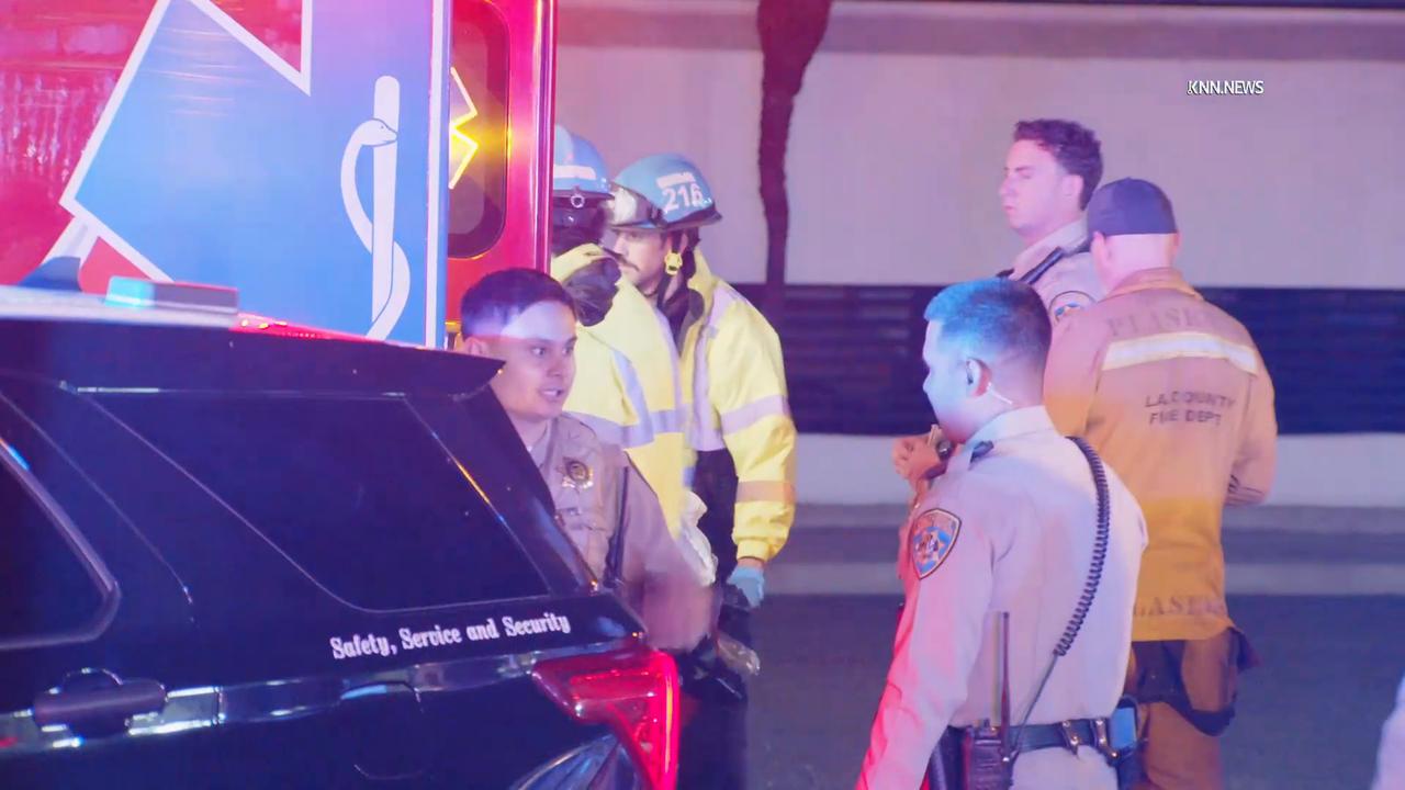 Video thumbnail for US, Los Angeles: Hawthorne High Speed Pursuit Crashes.