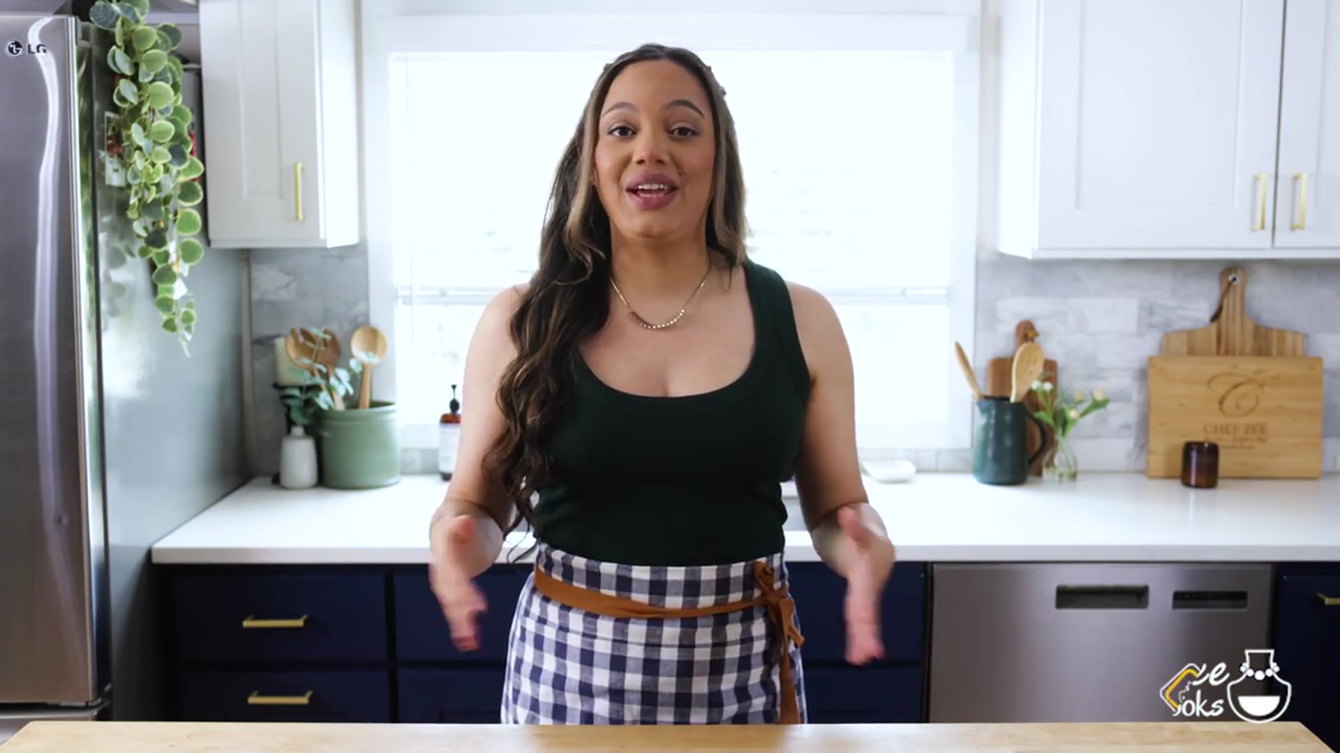 Video thumbnail for Mexican Salsa Verde Roasted Tomatillo Salsa Chef Zee Cooks(720P HD)