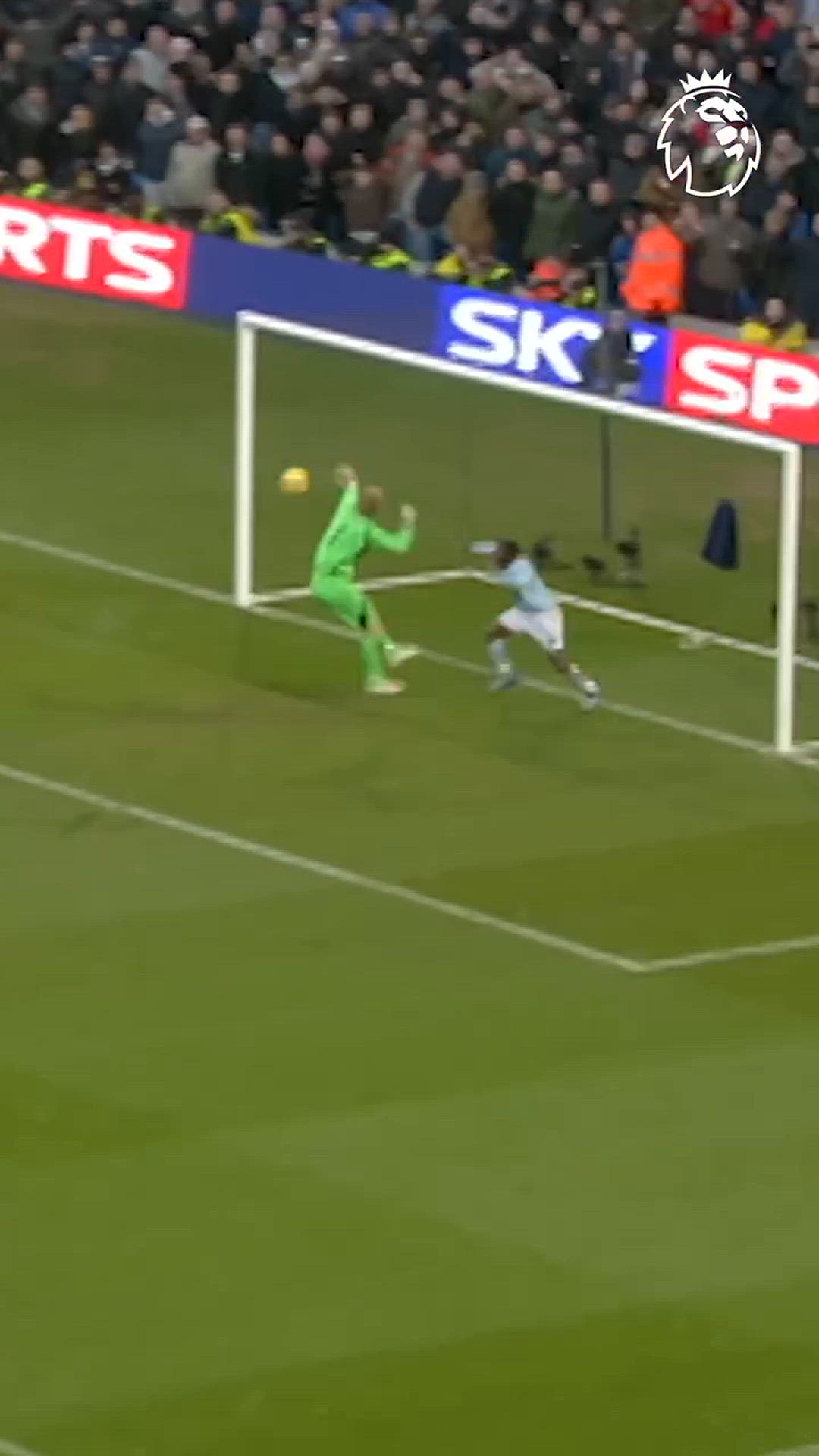 Video thumbnail for Joe Hart recovery against Man United