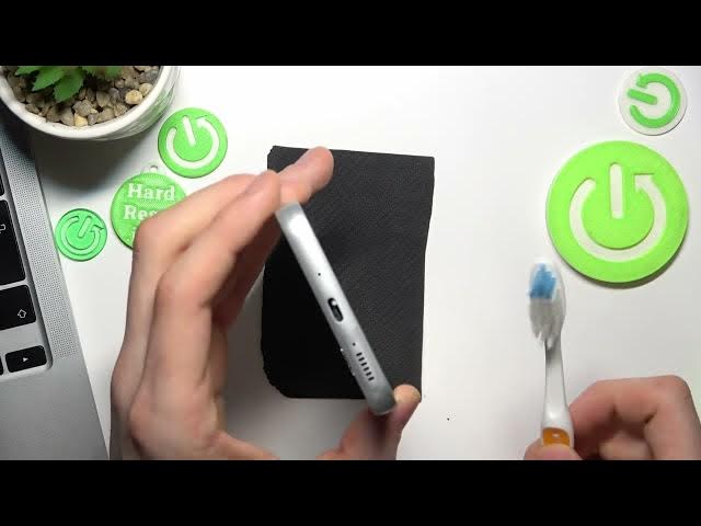 Video thumbnail for How to Clean the USB Port on Samsung Galaxy A54 Using a Toothbrush / Fix USB using household items