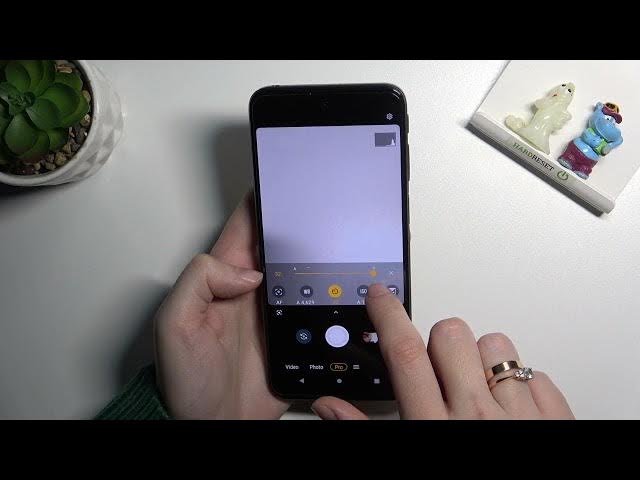 Video thumbnail for MOTOROLA Moto G31 Camera Pro Mode Tutorial