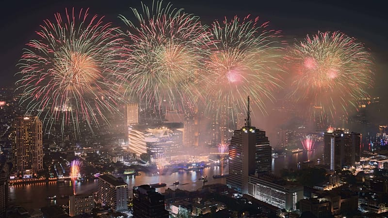 Video thumbnail for Fireworks light up the globe as nations ring in 2026