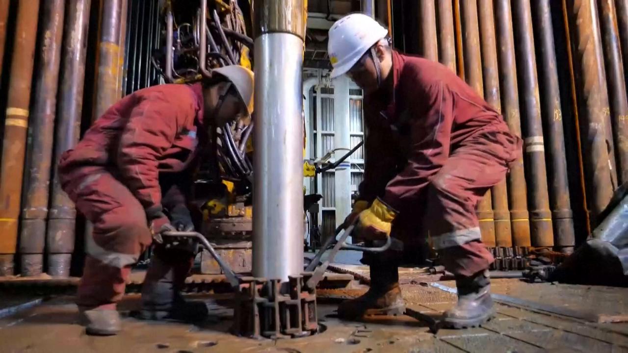 Video thumbnail for China: Phase I of China's largest lithologic oilfield starts full production.