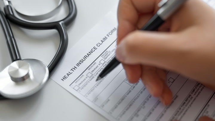 Video thumbnail for Nearly 1 Million Americans Set For $500 Obamacare Refunds