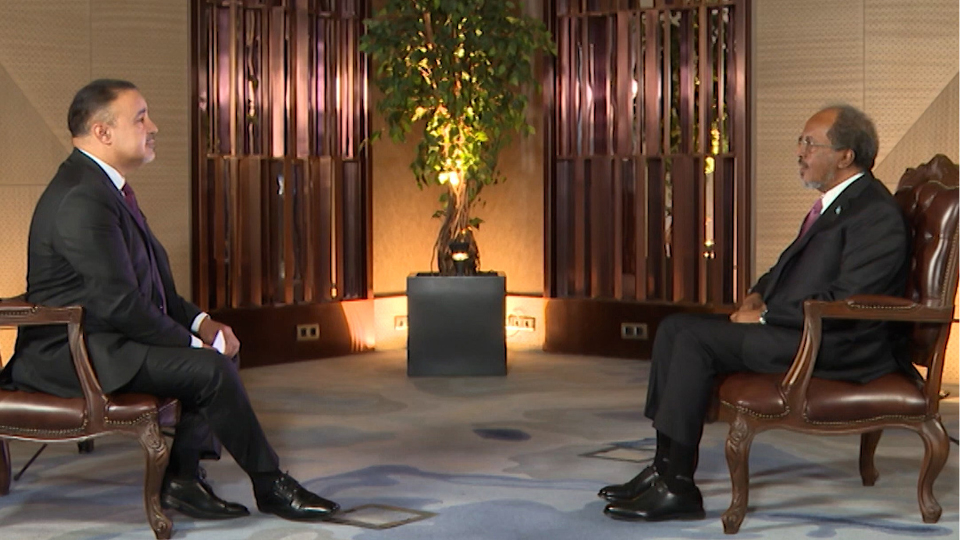 Video thumbnail for Somali president blames ISIL and al-Shabab for 'destroying’ country