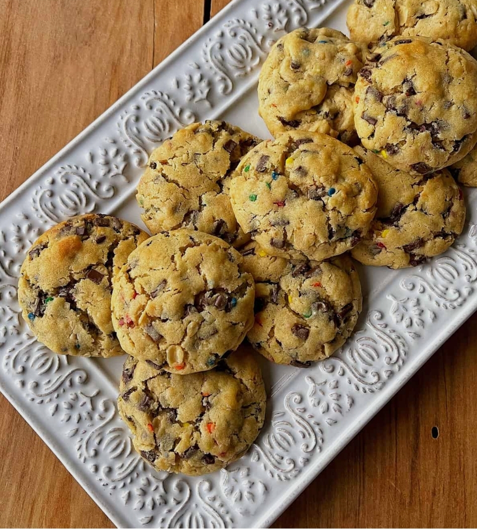 'Video thumbnail for Weetbix chocolate chip cookies Recipe'