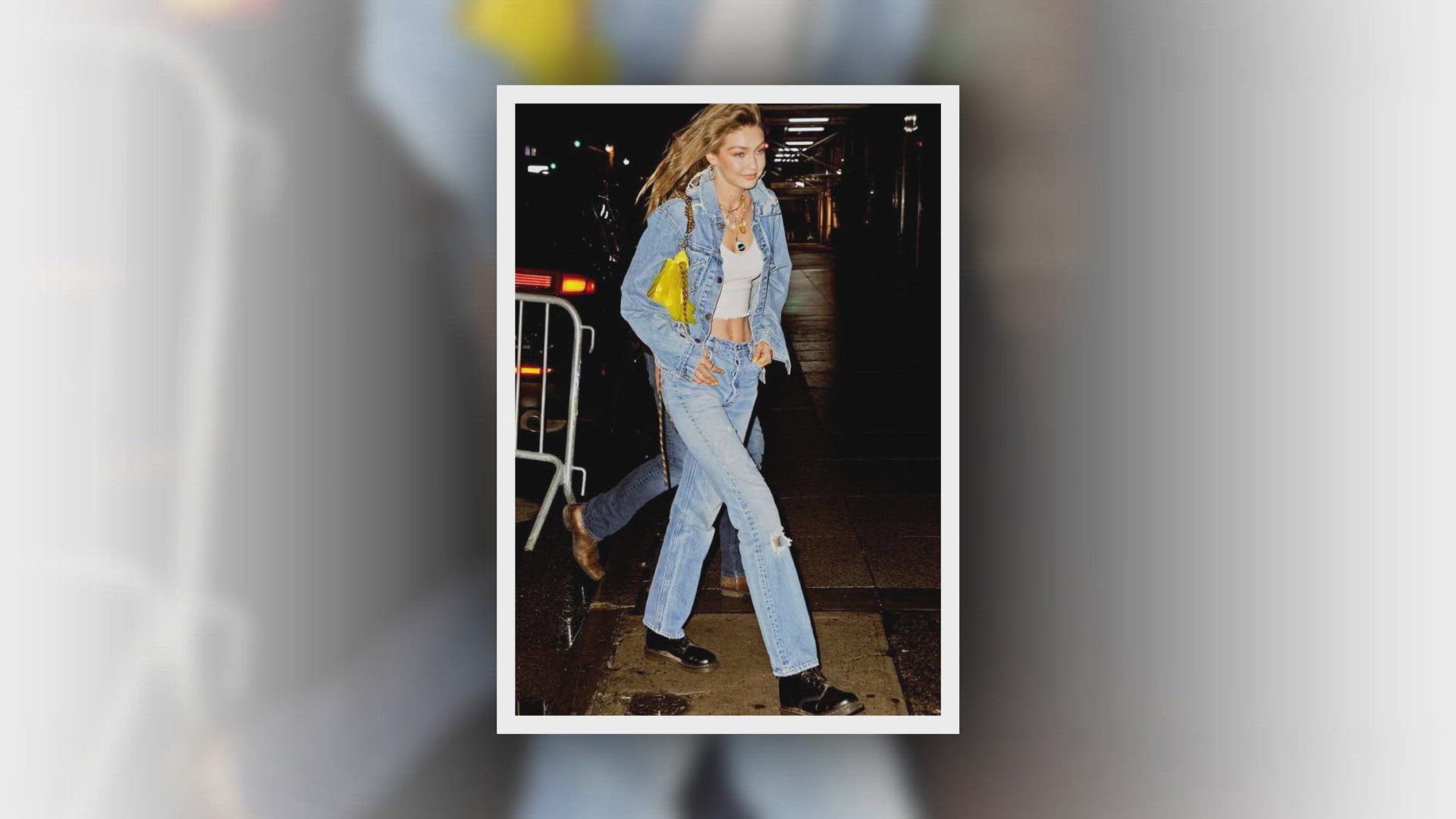 Video thumbnail for How to Style Stone Washed Jeans?