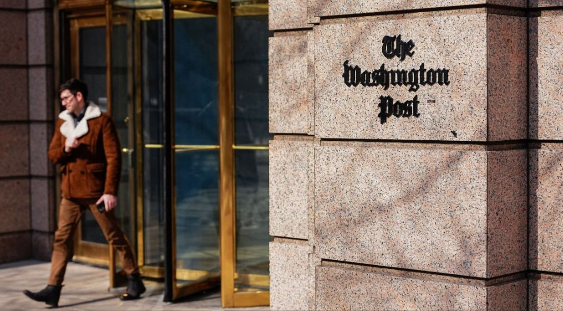 Video thumbnail for Washington Post cuts a third of staff, shuts bureaus as Bezos stays silent