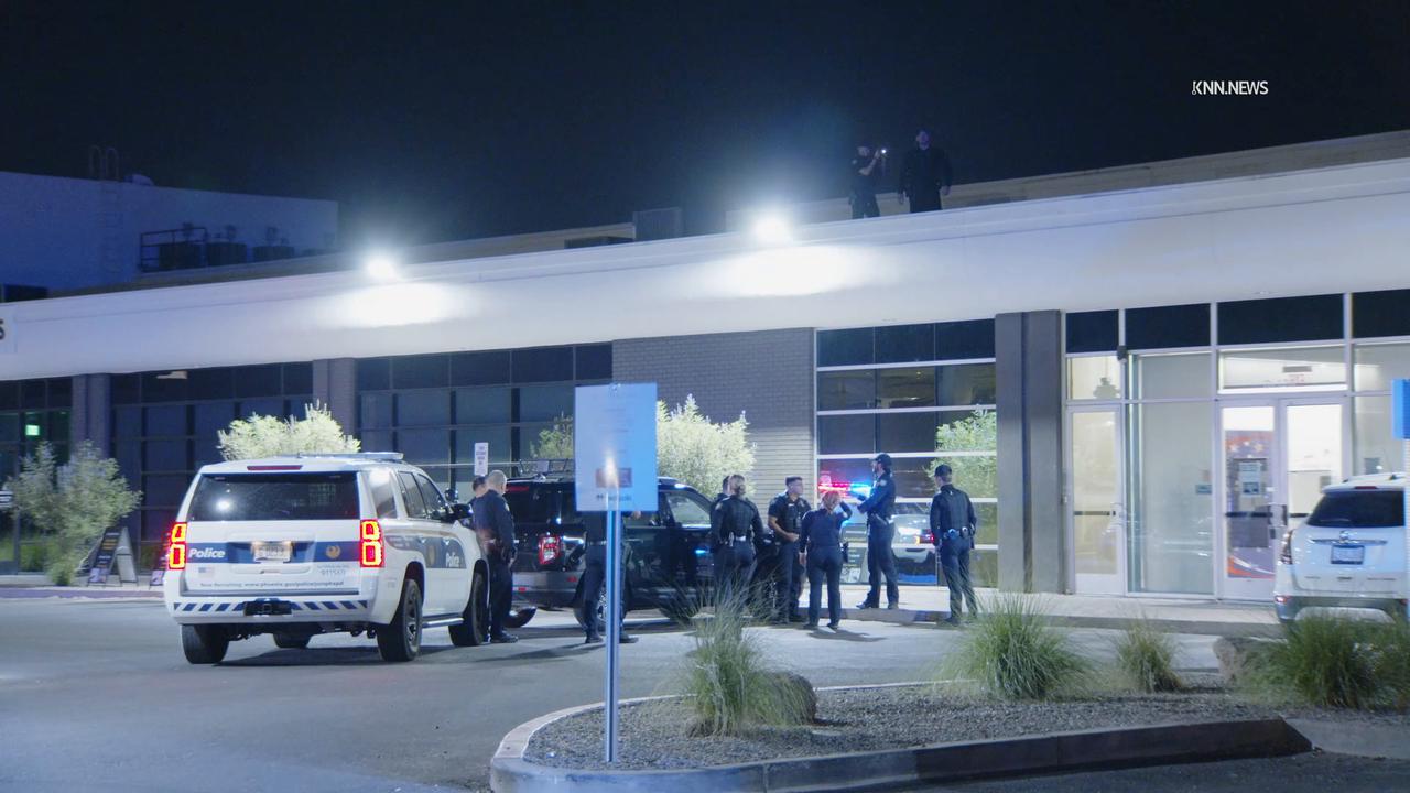 Video thumbnail for US, Phoenix: Phoenix Man Falls From Rooftop After Physical Fight On Top Of Kobalt Bar.