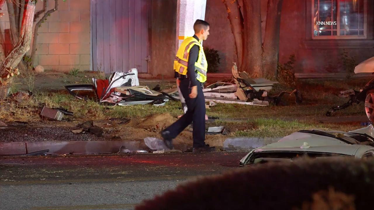 Video thumbnail for US, Los Angeles: Winnetka One Dead Another Injured in Traffic Collision Part 2.