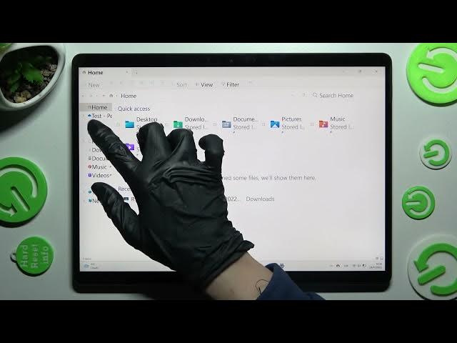 Video thumbnail for MICROSOFT SURFACE PRO 8 - How To Find Download Files