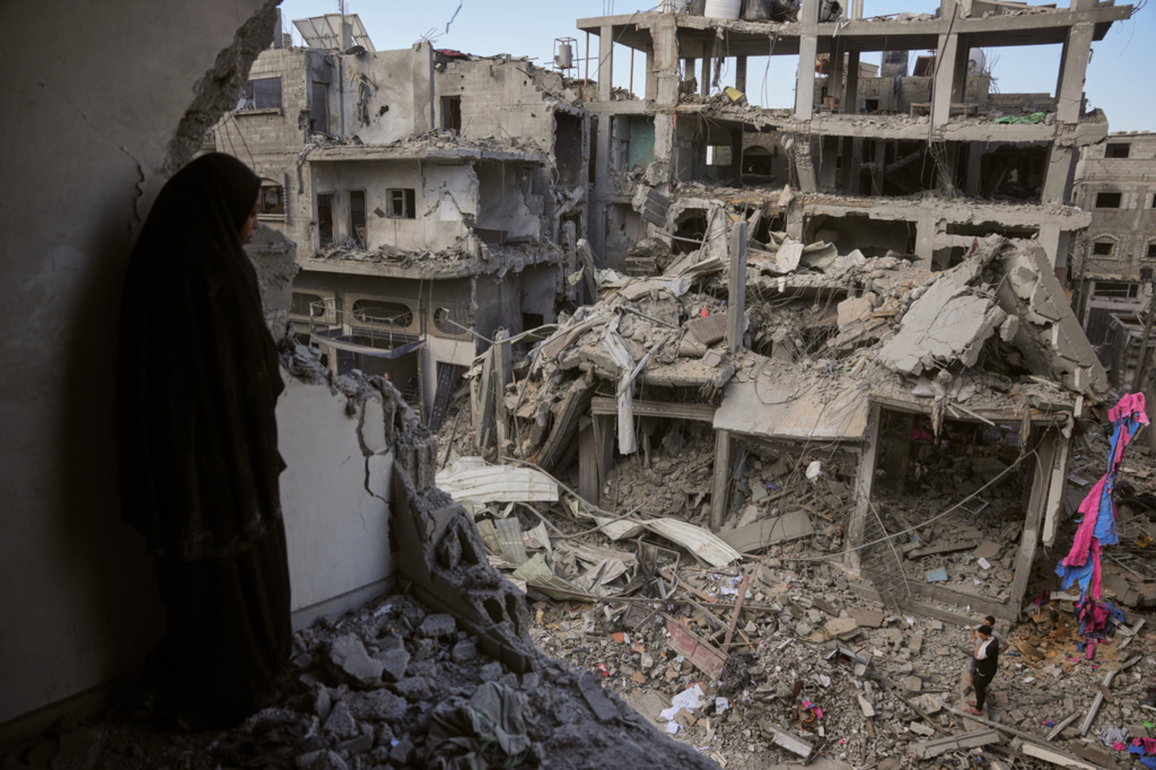 Video thumbnail for Destruction in Gaza city: City's busiest commercial hub reduced to rubble