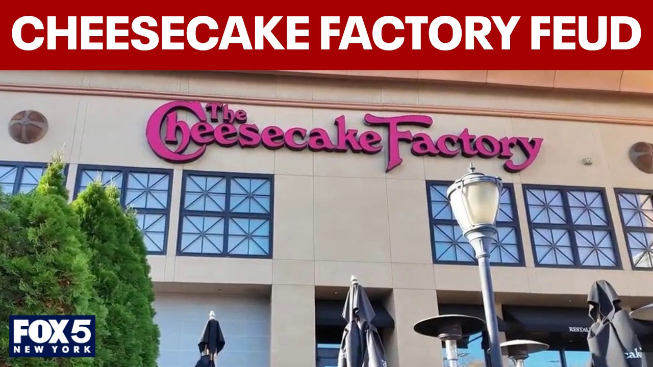 Video thumbnail for Cheesecake Factory at center of dispute between Obama and Trump