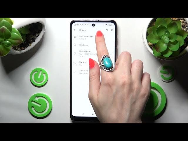 Video thumbnail for How to Find and Enter the Text Correction Options on the MOTOROLA Moto E40