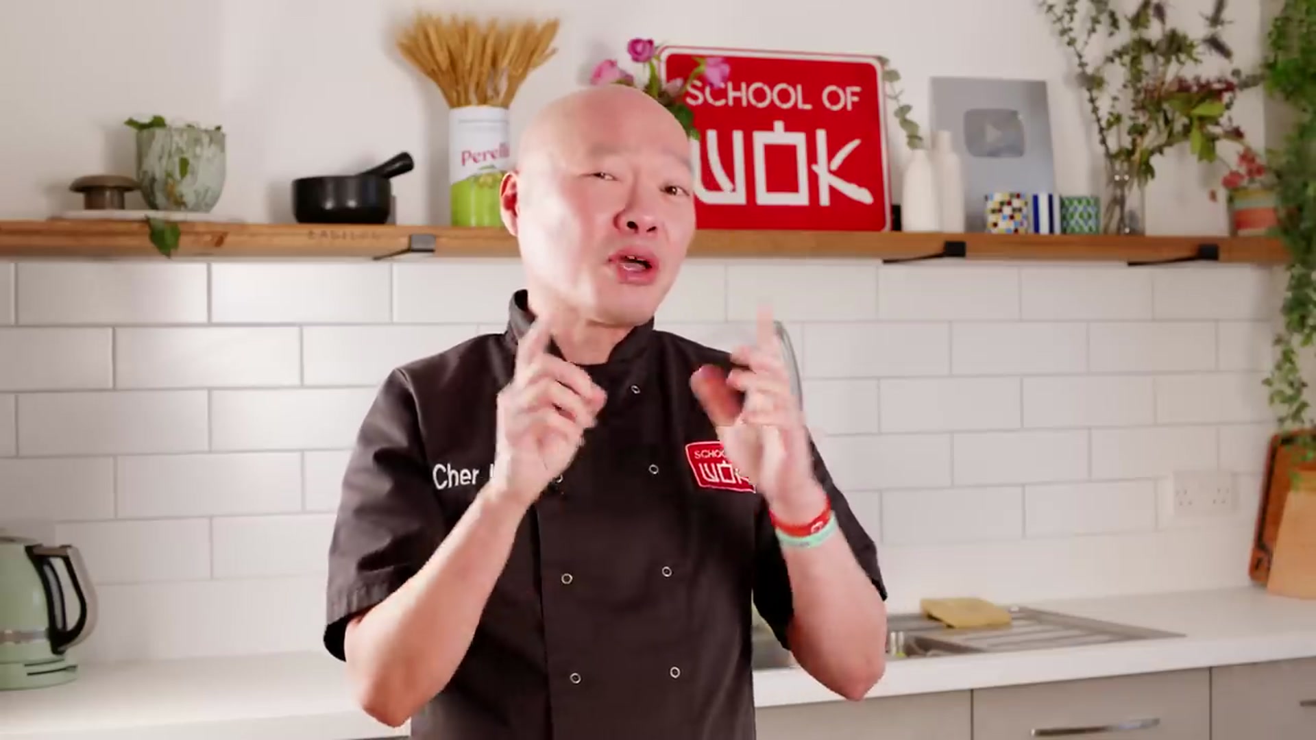 Video thumbnail for Cher's Farewell Crispy Fried Chicken Rice Bowl! (720p 25fps)