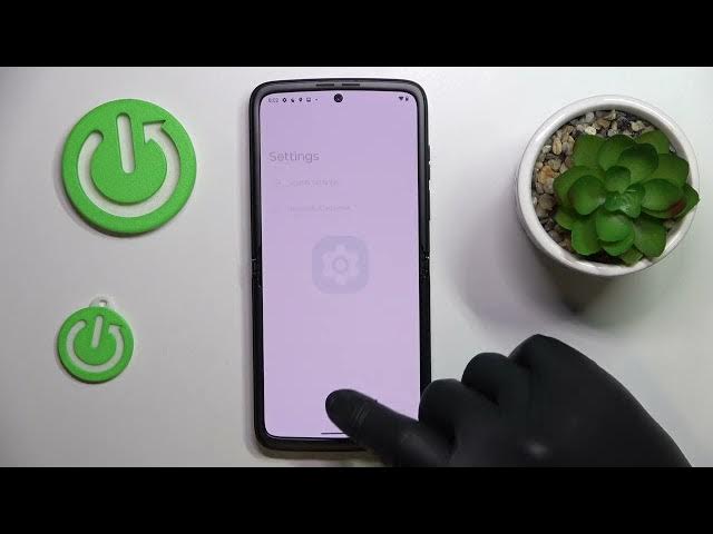 Video thumbnail for Motorola Razr 2022 - How To Maker Opera Default Browser
