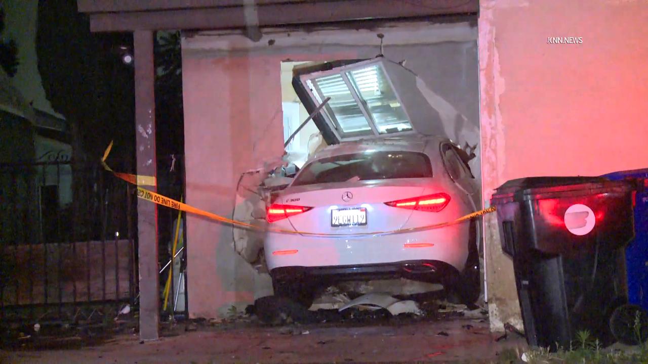 Video thumbnail for US, Los Angeles: Bloomington Vehicle Crashes into Residence Driver Flees.