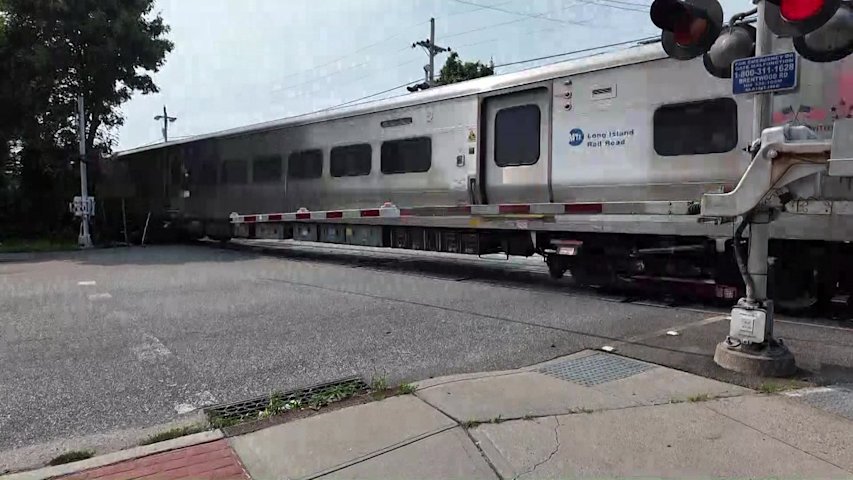 Video thumbnail for MTA plans to eliminate three busy LIRR grade crossings after receiving $7.5 million federal grant