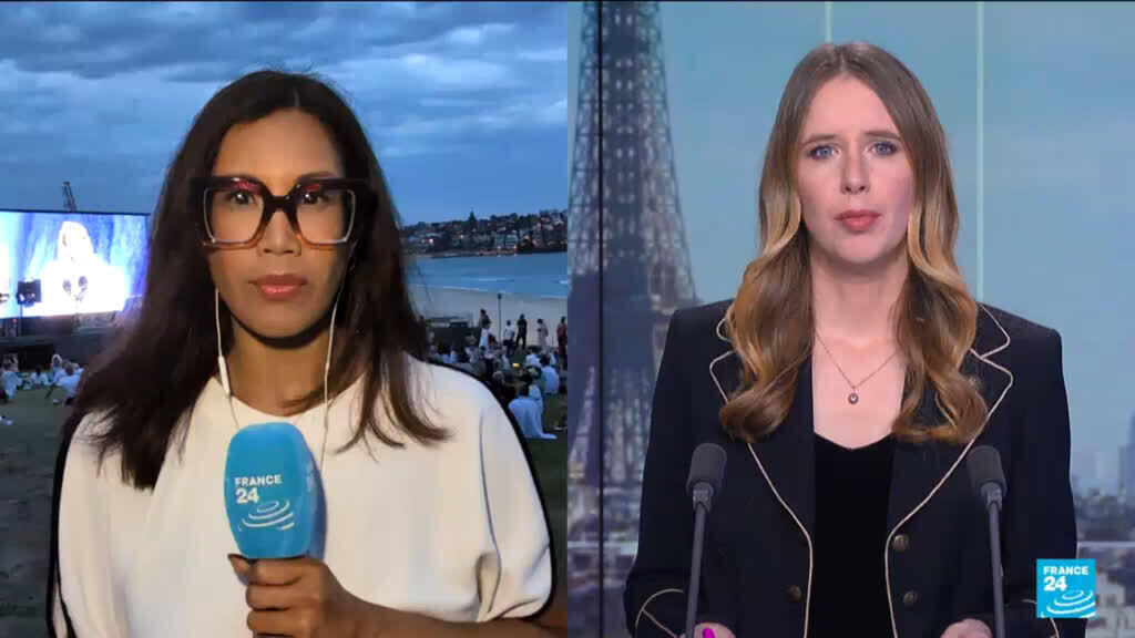 Video thumbnail for Australia launches security review after Bondi Beach terror attack