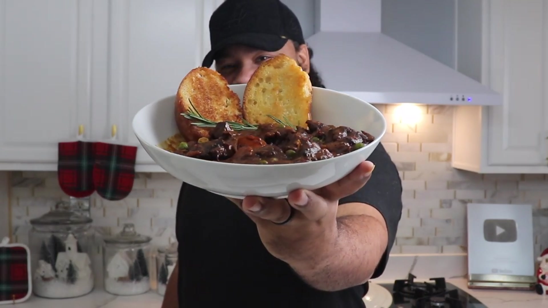 Video thumbnail for Beef Stew   The Go To Comfort Food During Winter(720P HD)