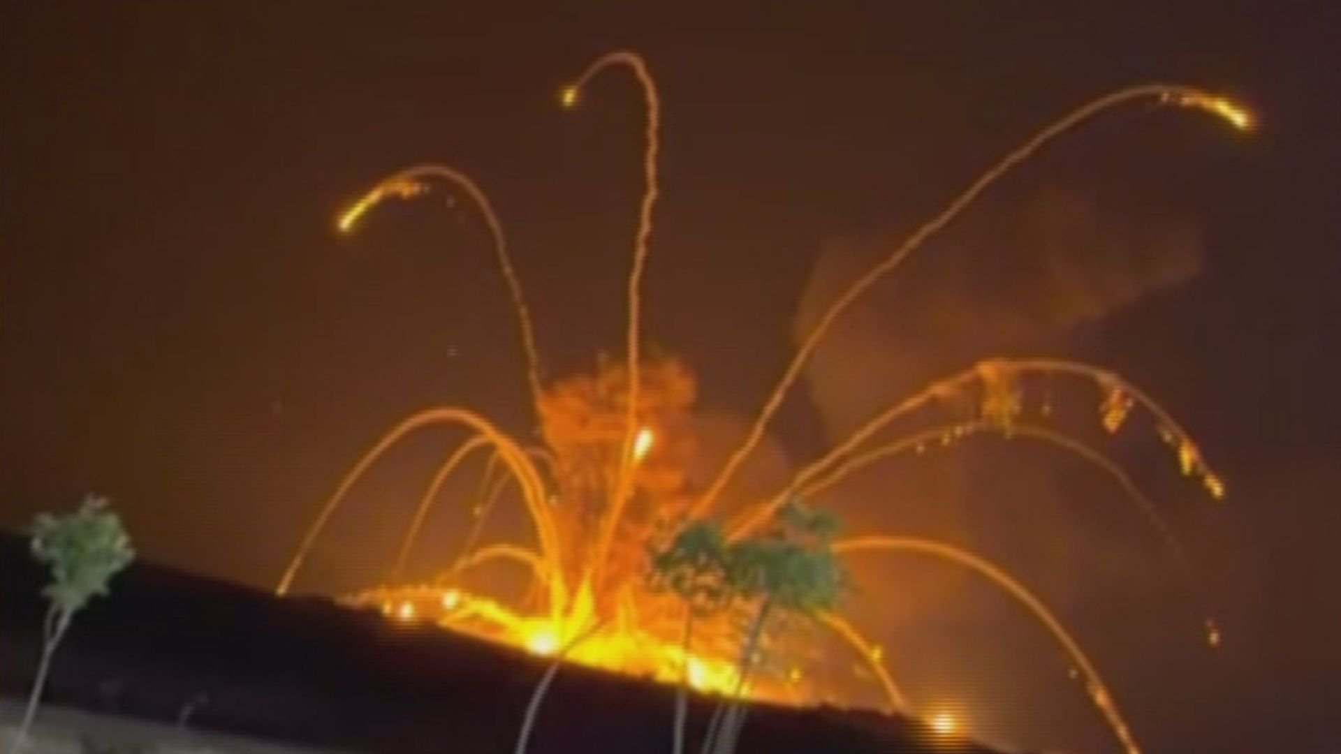 Video thumbnail for Huge explosion rocks Syrian army weapons depot near Aleppo