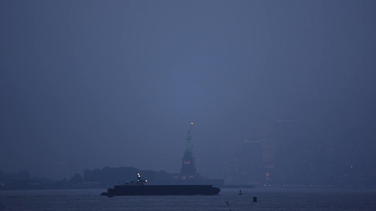 Video thumbnail for US: Heavy rain, thunderstorms hit New York City area.