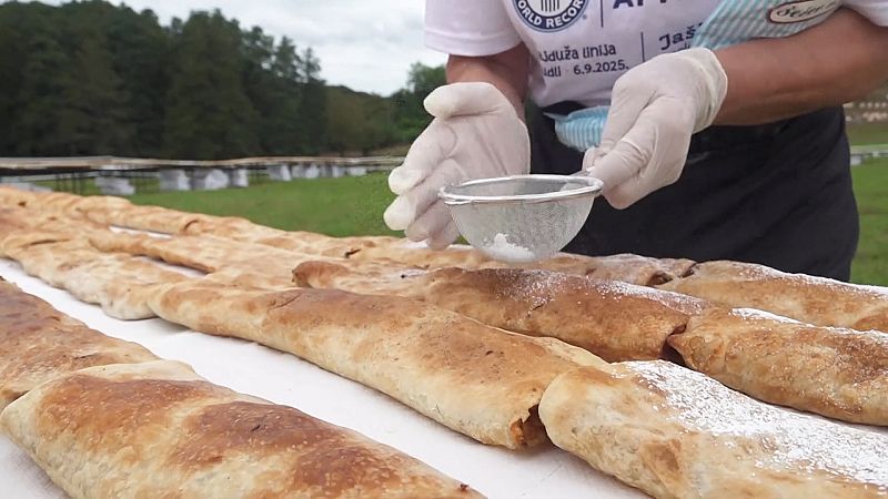 'Video thumbnail for Croatian village Jaškovo sets new Guinness record with 3,136-metre strudel'