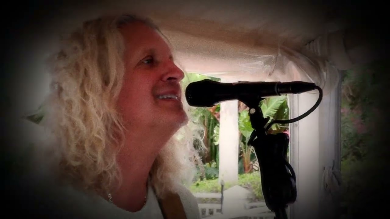 Video thumbnail for Brian Roberts performs at the Pier House Resort, Key West, Florida