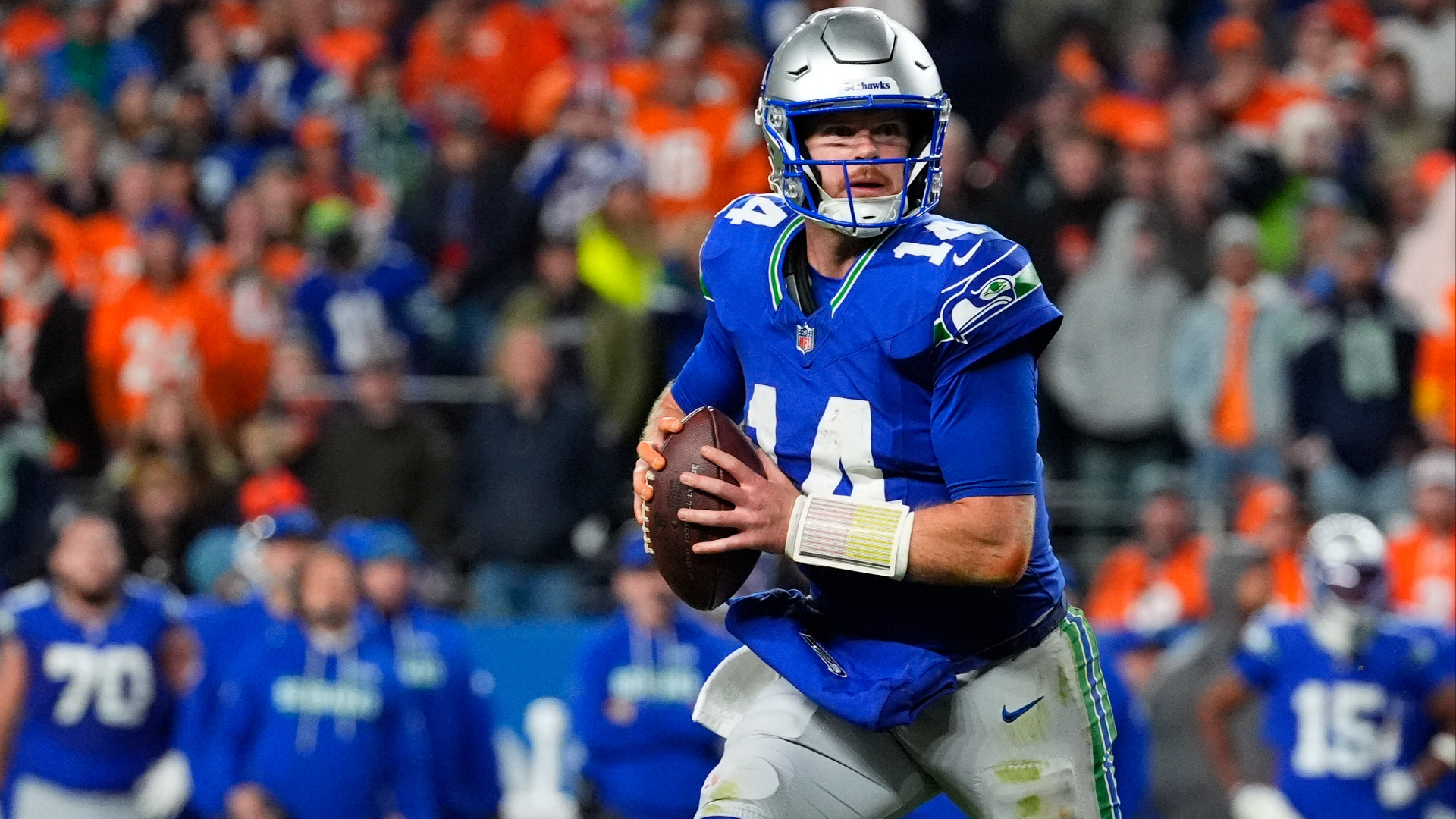 Video thumbnail for Top NFL Best Bets: Seahawks -3 and Packers-Lions Over