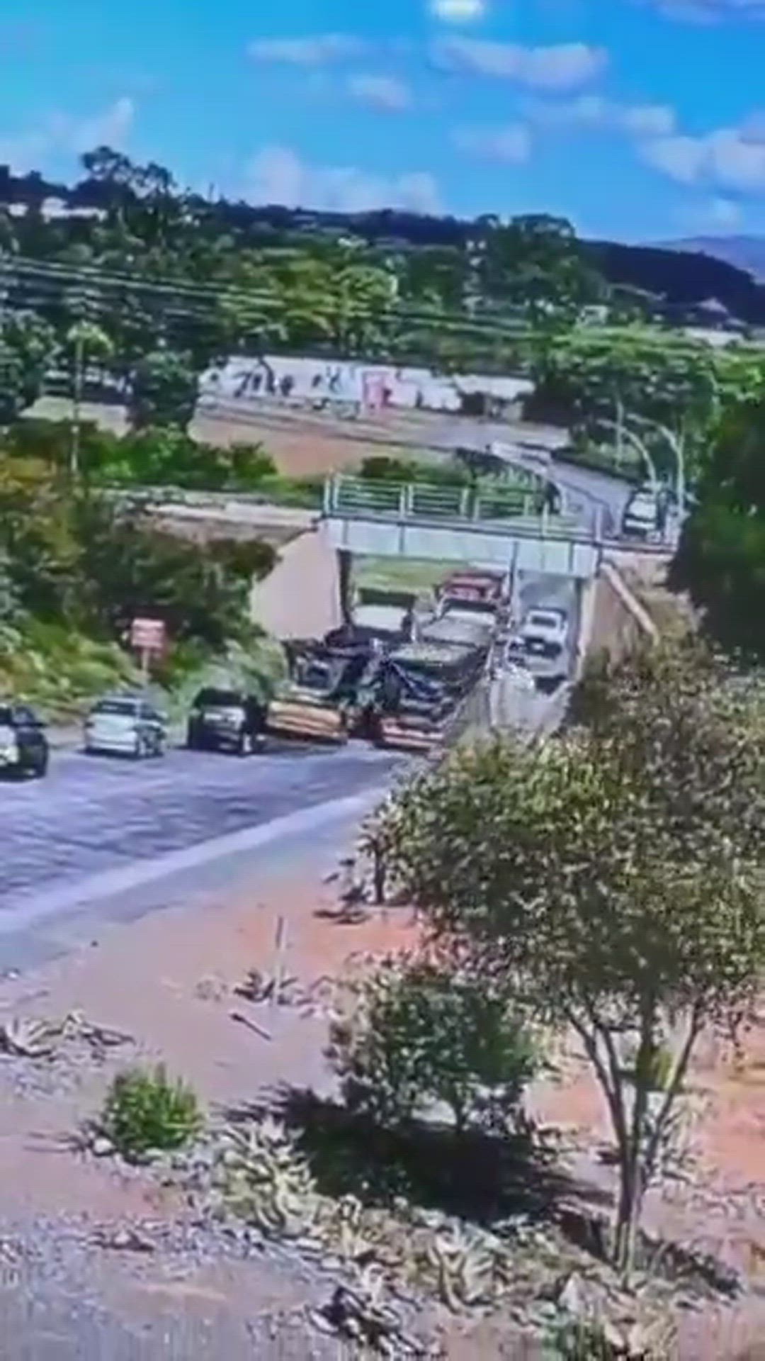 Video thumbnail for Fatal Truck Accident on N10 in Cradock Leaves One Dead, Driver Absconds