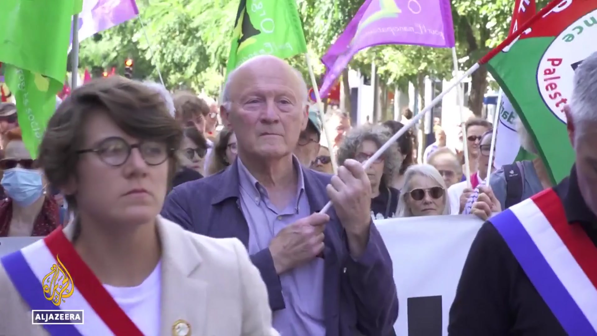 'Video thumbnail for Paris protesters demand end to Israel’s assault, call for Palestinian recognition'