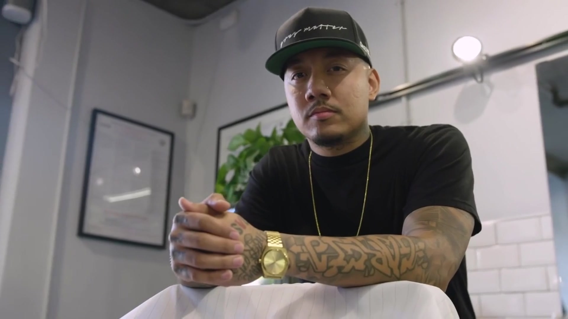 'Video thumbnail for World's BEST Barber? | He's Cut LEBRON JAMES, Kyle Kuzma & Ben Simmons!'