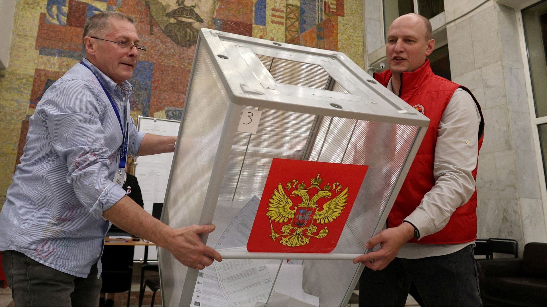 Video thumbnail for Ukrainian drone attack overshadows Russia’s parliamentary election as Putin’s party leads