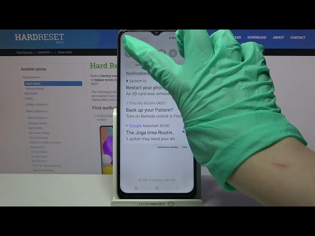 Video thumbnail for How to change your Samsung Galaxy M22 theme