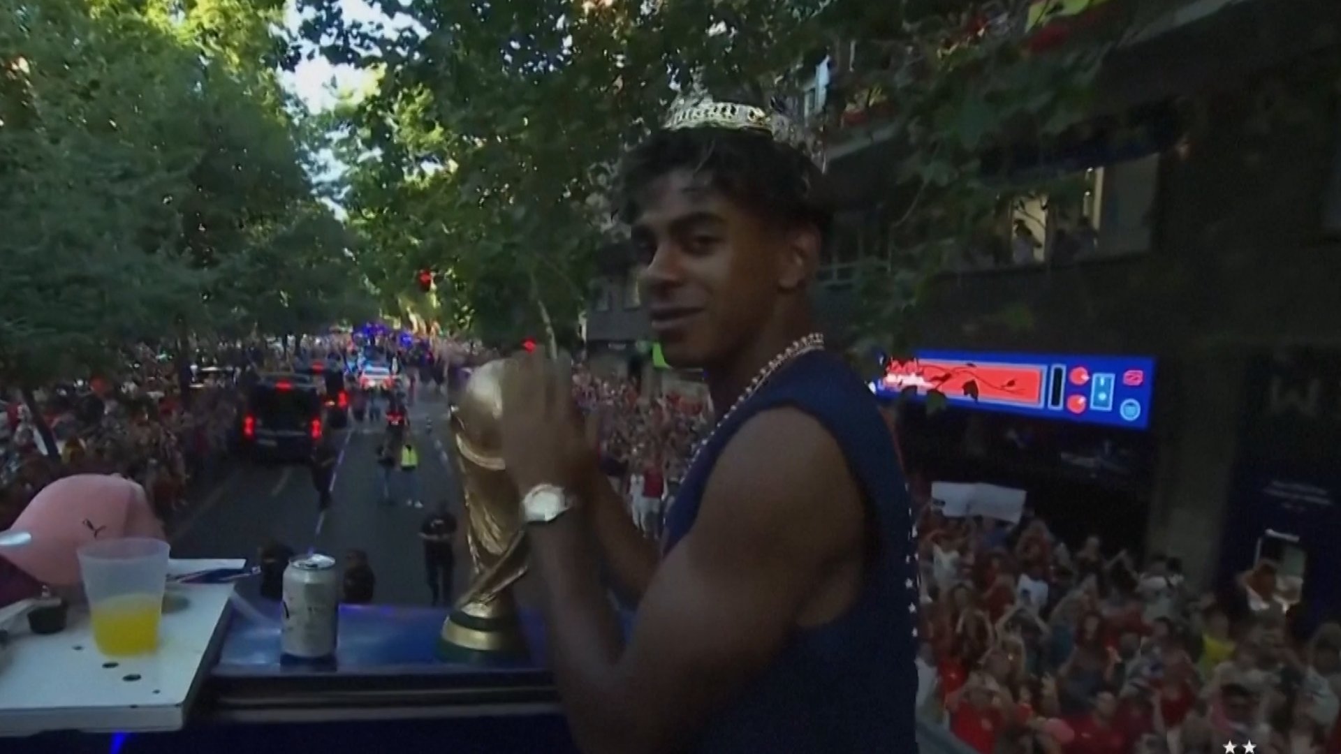 Video thumbnail for Spain’s World Cup heroes welcomed by millions in Madrid