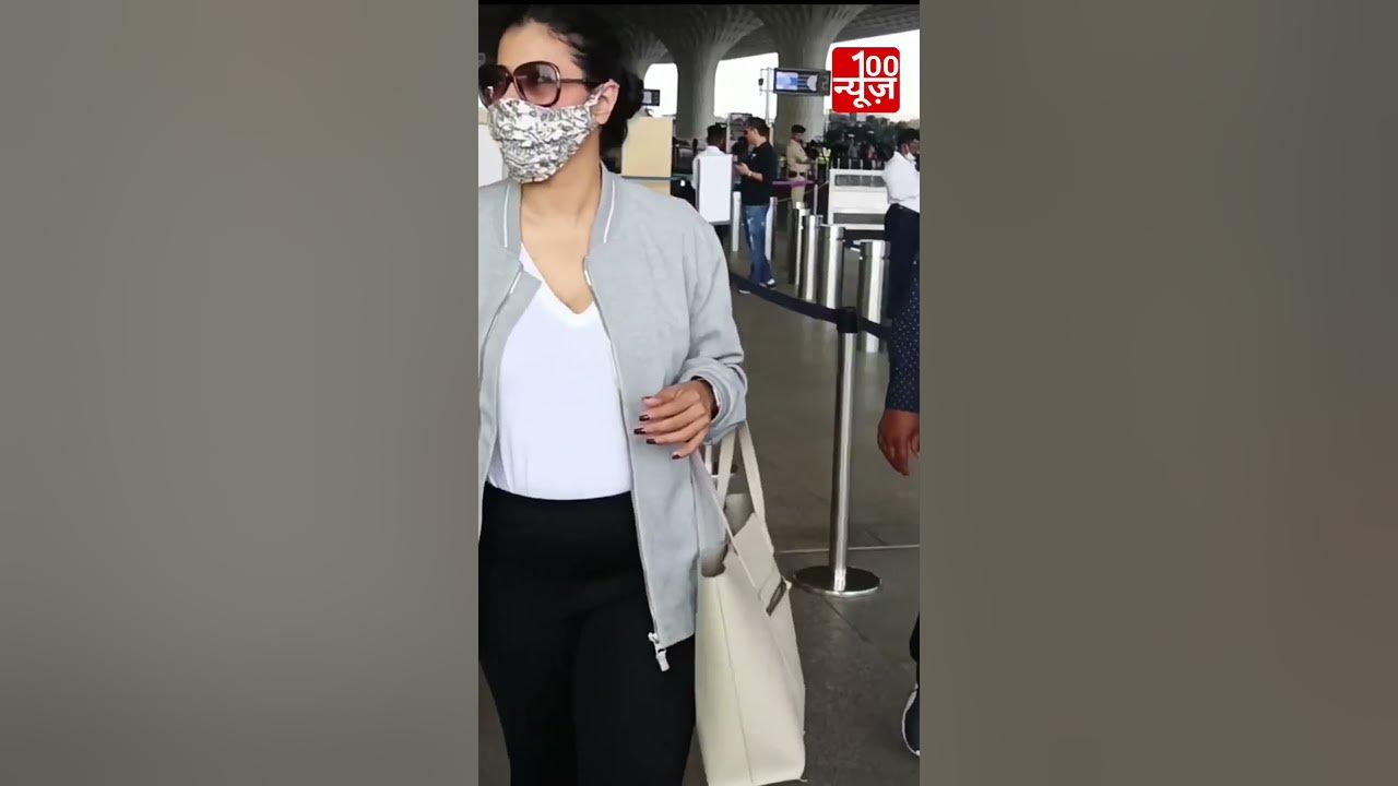 Video thumbnail for एयरपोर्ट पर बेटे युग के साथ नज़र आईं काजोल । #kajoldevgan  #100newsentertainment #shorts