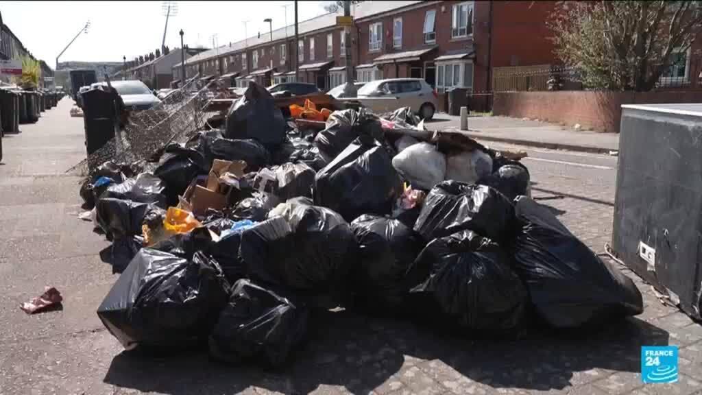 Video thumbnail for Bin strike in Birmingham enters sixth week as union rejects pay offer