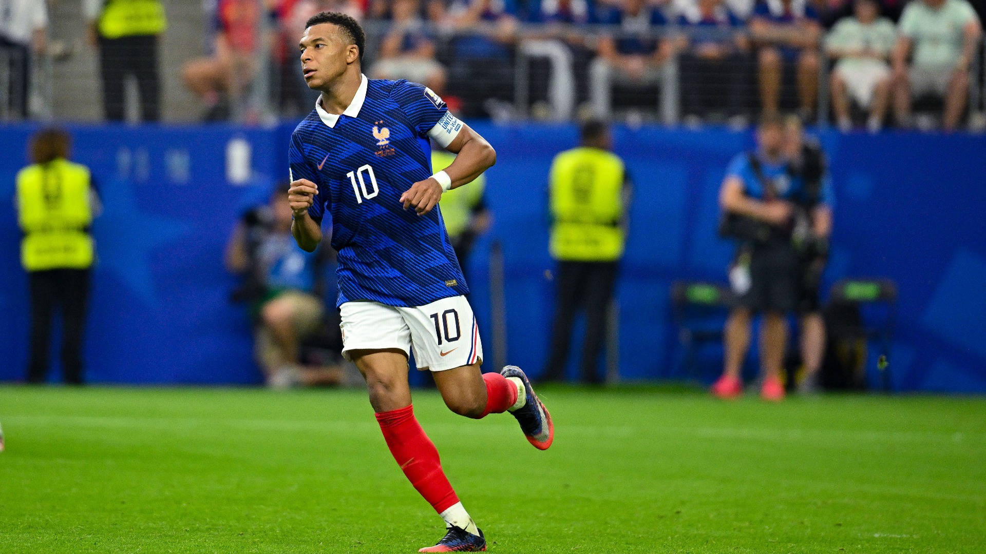 Video thumbnail for Real Madrid Stuns Barcelona as Mbappe Shifts Momentum