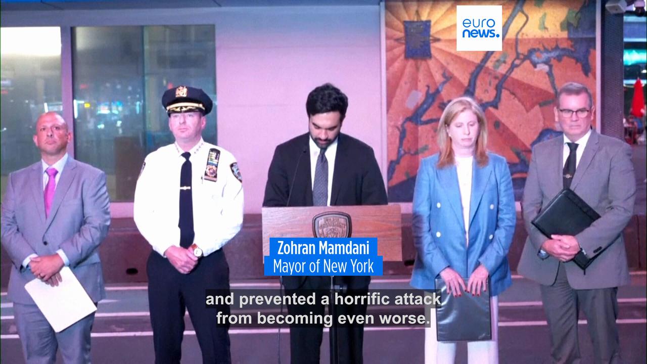 Video thumbnail for One person killed as woman randomly stabs two people in Times Square before being fatally shot by police